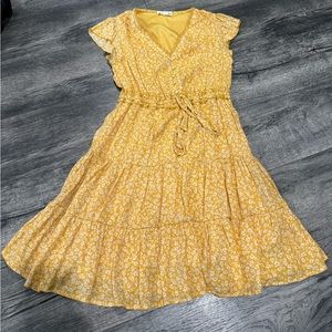 Yellow dress women size M.